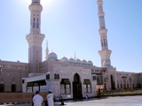 Masjid Nabawi - potretan ini gw ambil secara sembunyi-sembunyi ;)